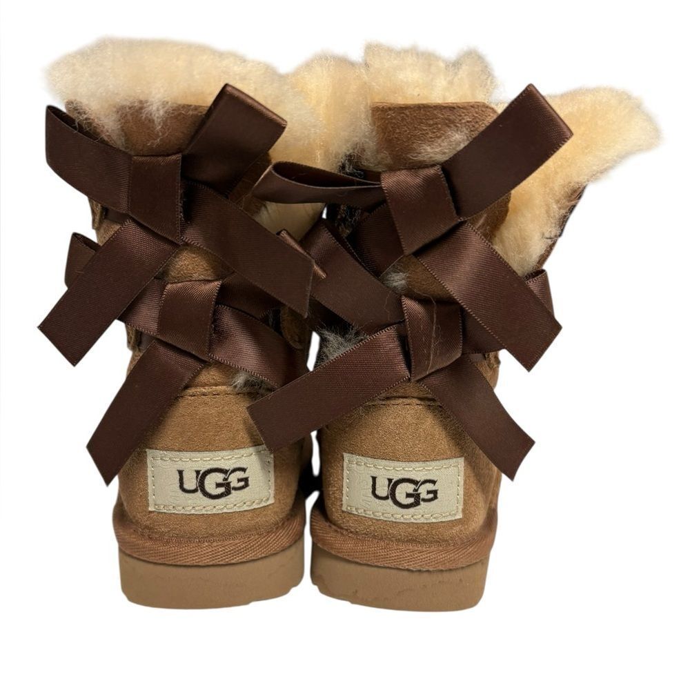 UGG Mini Bailey Bow II Boot for Toddler Girl, Size 6